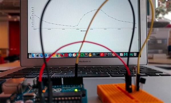 PubNub data visualization with Arduino sensor data